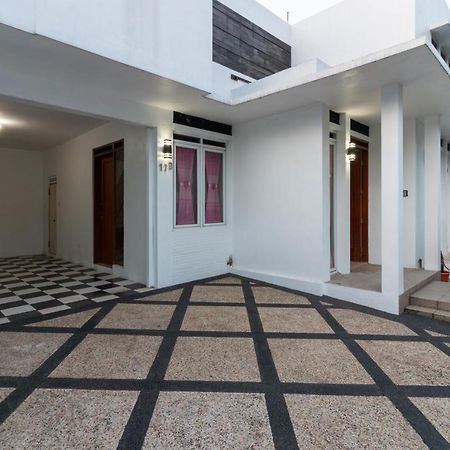 Spacious, White-Villa Belgareti @Kiara Condong Bandung Luaran gambar