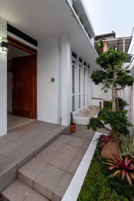 Spacious, White-Villa Belgareti @Kiara Condong Bandung Luaran gambar