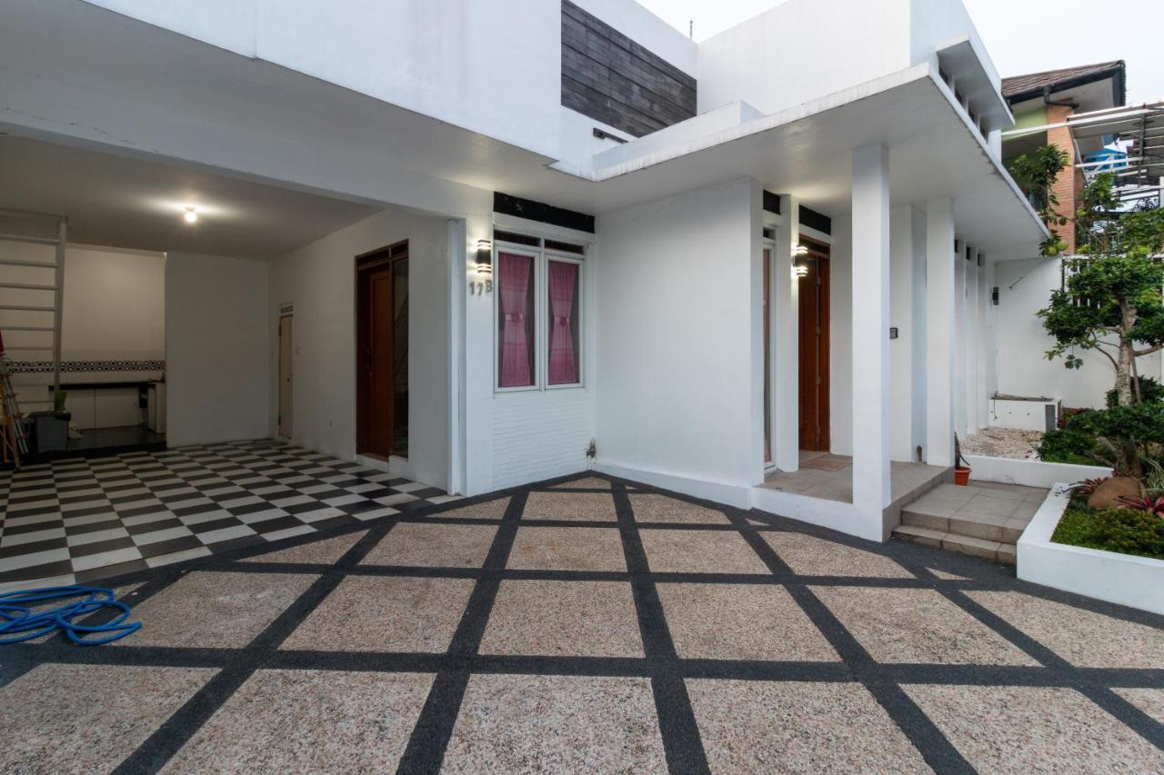 Spacious, White-Villa Belgareti @Kiara Condong Bandung Luaran gambar
