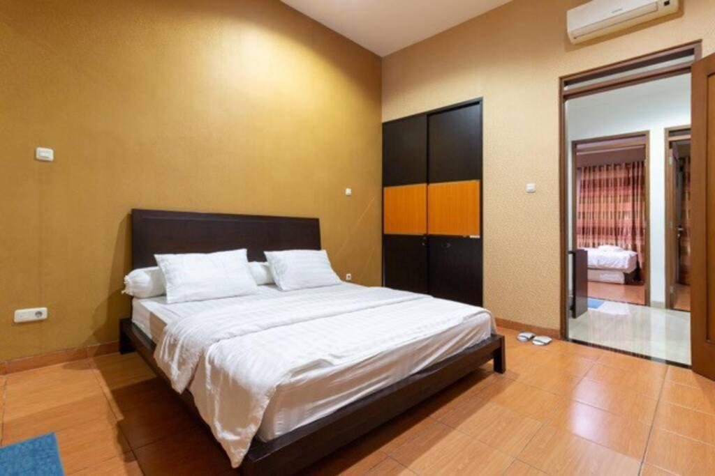 Spacious, White-Villa Belgareti @Kiara Condong Bandung Luaran gambar